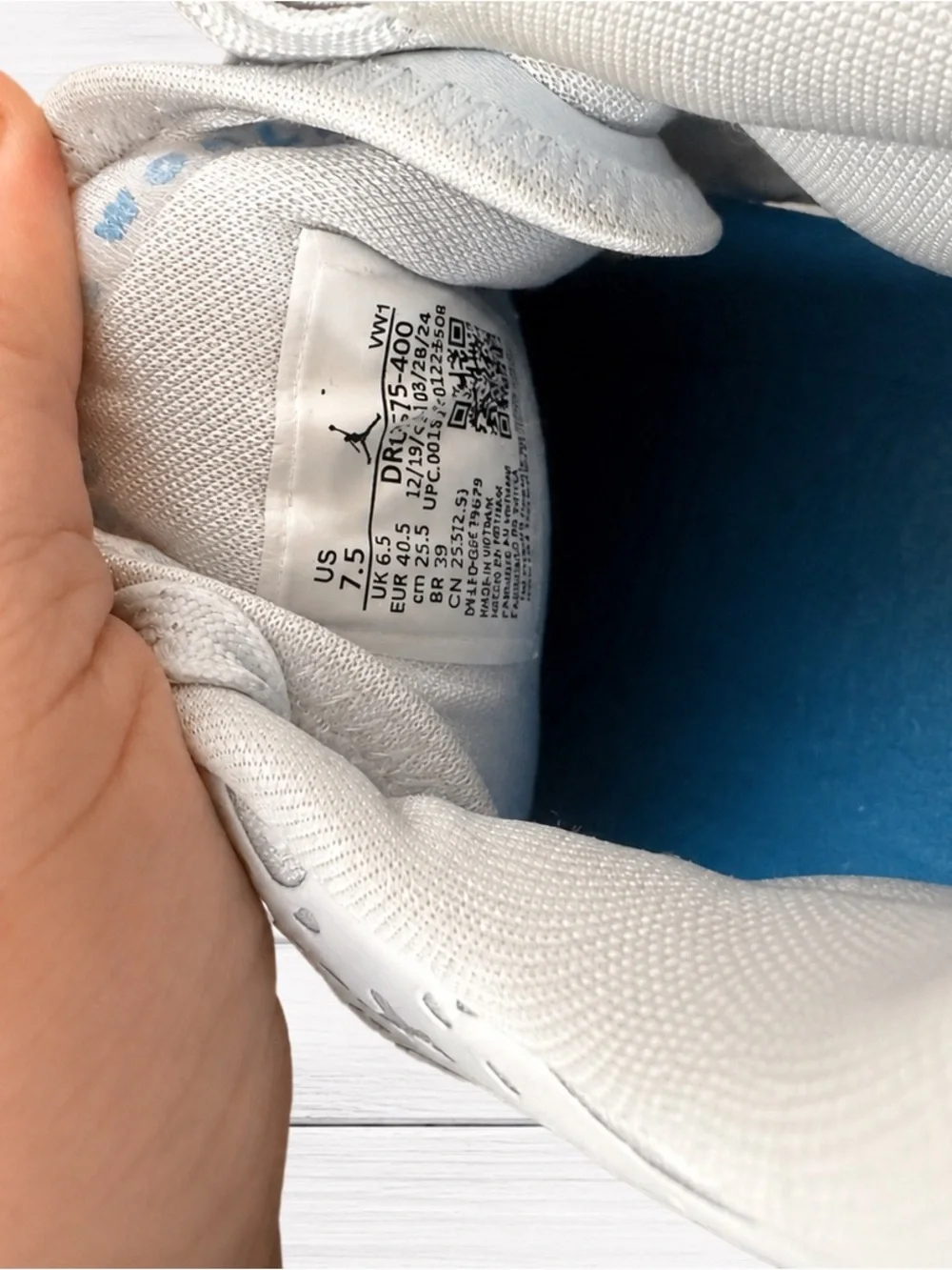 🏀 Air Jordan XXXIII “Shock The World” Basketball Shoes | Men’s 7.5